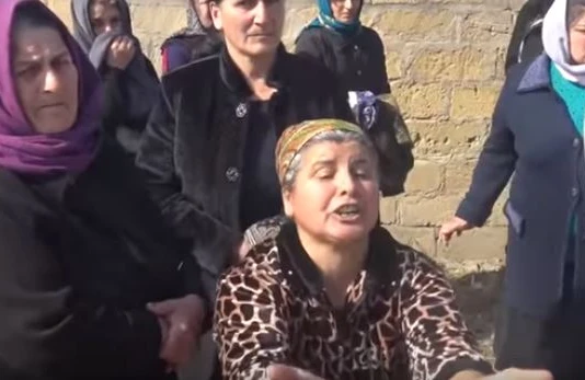 Qızımı öldürüblər -  Bulvarda  özünü  dənizə  atan  qızın yaxınlarından  ŞOK 