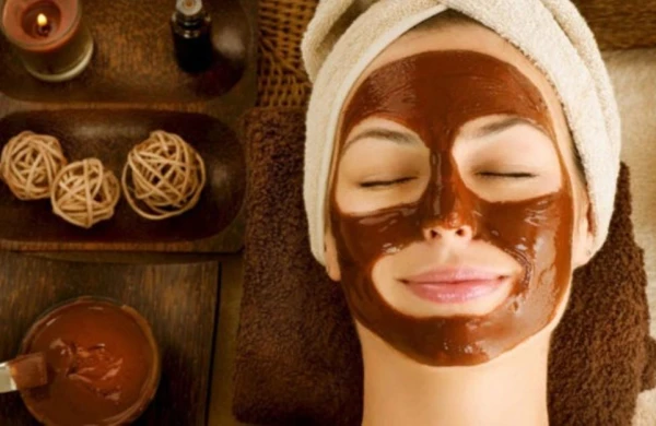 Bal və darçınlı maska