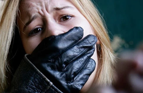 Gəncə təcavüz edib videoya çəkdilər, sonra…