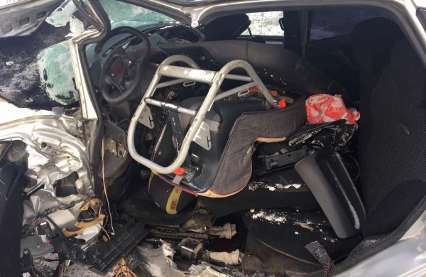 Sürücü yatdı,maşın qarışıq bu hala düşdü - VİDEO