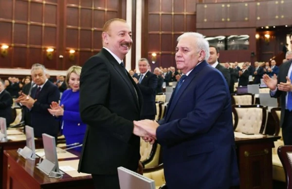 Prezident Oktay Əsədovla belə sağollaşdı (FOTOLAR)