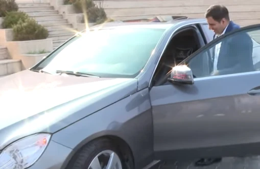 Vüsal Əliyev verilişə gedərkən QƏZAYA DÜŞDÜ - FOTO