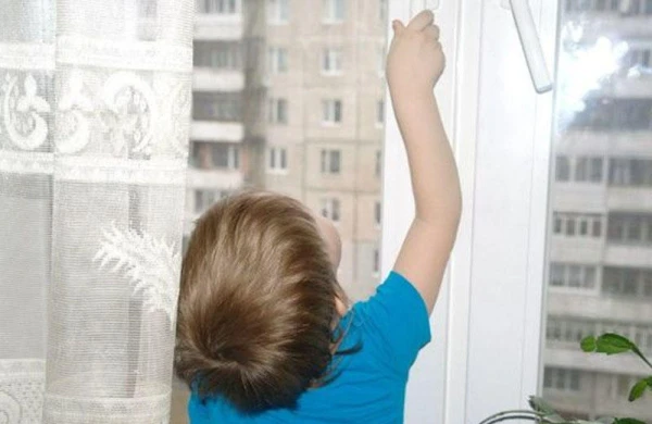 Abşeronda faciə: 7 yaşlı uşaq 6-cı mərtəbədən yıxılıb öldü