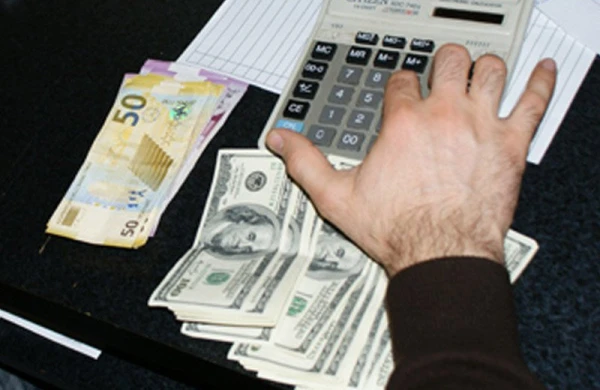 Mərkəzi bank açıqladı: Dolların məzənnəsi belədir