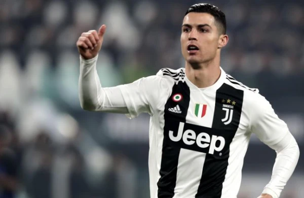 SON DƏQİQƏ! Ronaldo koronovirusa görə xəstəxanaya aparıldı