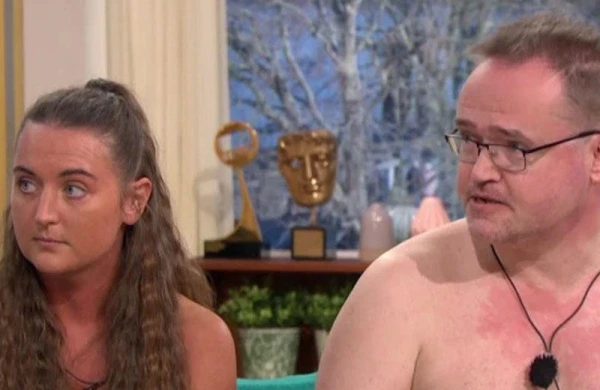 Səhər verilişində biabırçılıq - Qonaqlar efirə lüt gəldi - FOTO