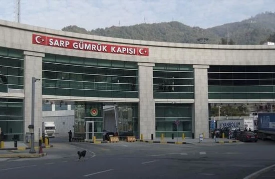 Azərbaycan vətəndaşlarını daşıyan dörd avtobus Türkiyə-Gürcüstan sərhədində saxlanıldı, işə nazirlik qarışdı