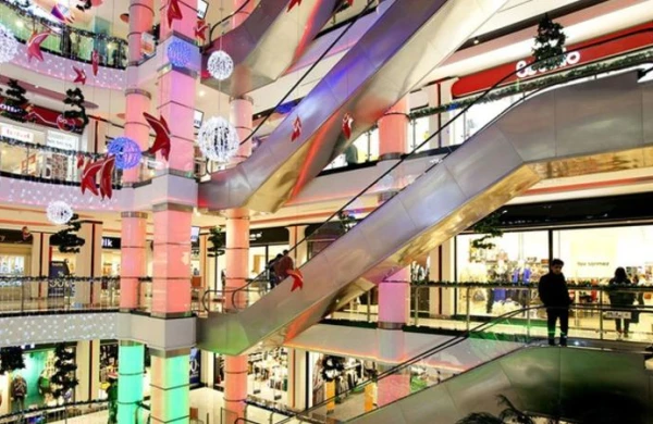 SON DƏQİQƏ! Bakıda məşhur ticarət mərkəzi koronavirusa görə bağlandı