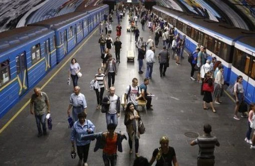 Ukraynada metrolar bağlandı