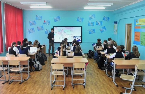 Moskvada da məktəblər bağlanır - Koronavirusa görə