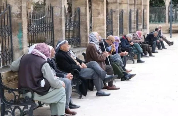 Türkiyədə küçəyə çıxma qadağasını pozan yaşlıların cəzası açıqlandı