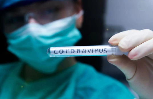 Koronavirus testi keçirmək istəyən tibb işçilərinə hücum edildi - VİDEO