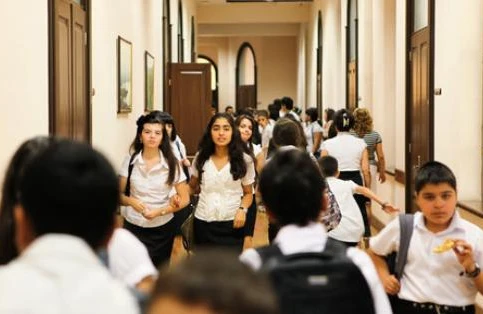 Qəbul imtahanları onlayn keçirilsin, dərslər avqustun 1-də başlasın” - TƏKLİF