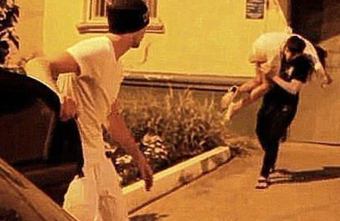 Azərbaycanda biabırçılıq! Əmisi oğlunun arvadını qaçırdı