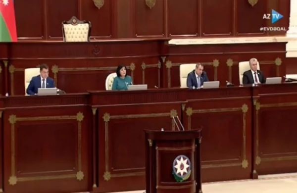 Milli Məclisdə yer insidenti - Deputat cəzalandırıldı