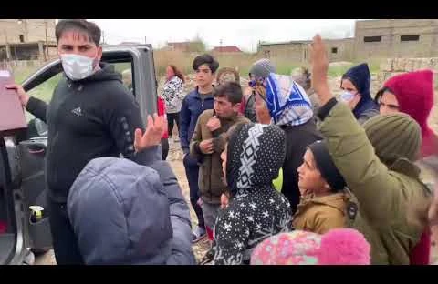 Kamildən növbəti addım: İmkansız  uşaqlara paltar payladı +VİDEO