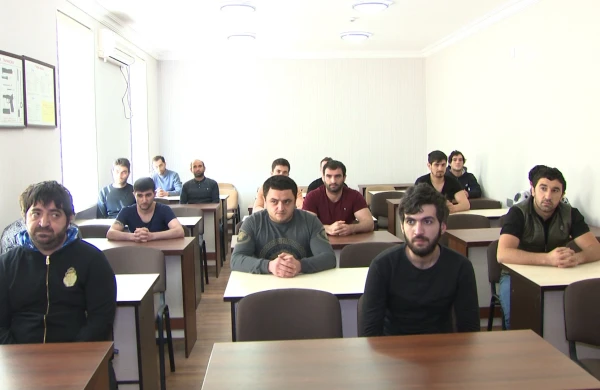 Karantini pozaraq həbs edilən sürücülərlə görüş keçirildi