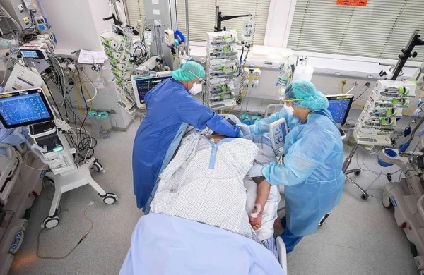 SON DƏQIQƏ: Azərbaycanda koronaviruslu xəstələrin  9-u süni aparata qoşuldu