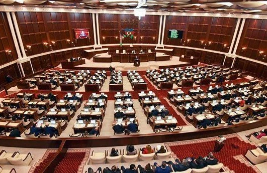 Parlament daha bir qurumun hesabatını qəbul etdi
