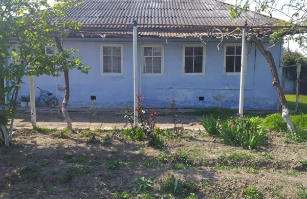 TƏCİLİ ucuz qiymətə  ev satılır  - FOTOLAR