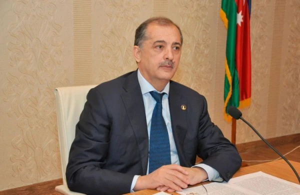Məhkəmədən çıxan icra başçısı ailə üzvlərinə: "Hər şey yaxşı olacaq. Bu günlər keçəcək"