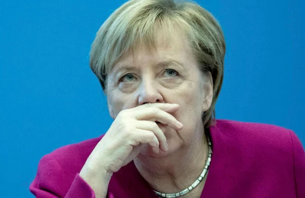 Merkel Polşanı və Baltikyanı ölkələrini günahlandırıb