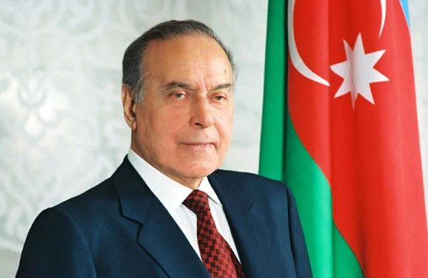 Ümummilli Lider Heydər Əliyevin anadan olmasından 97 il ötür
