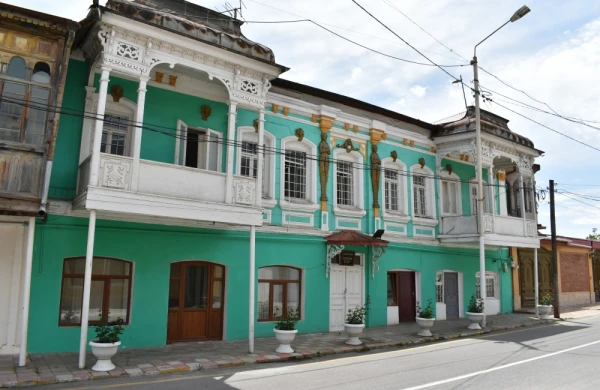Qubalı milyonçunun “Doğum evi”nə çevrilən mənzilindən REPORTAJ