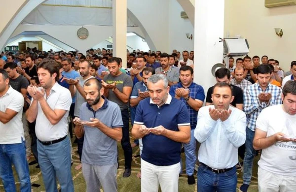 Bayram namazı BELƏ QILINACAQ - Komitə sədri açıqladı
