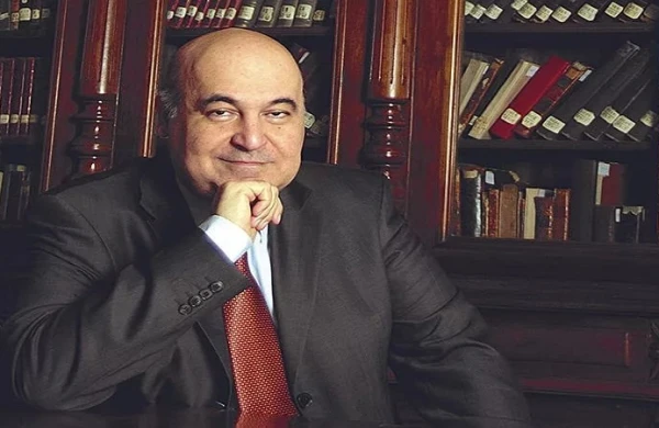Putin Çingiz Abdullayevi mükafatlandırdı