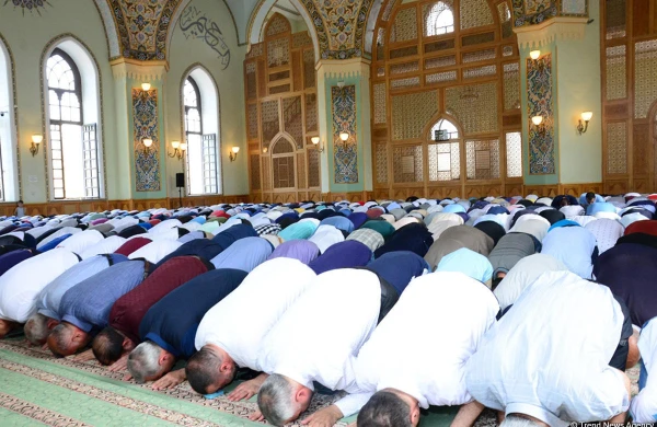 Bayram namazı karantin şərtlərinə uyğun qılınacaq