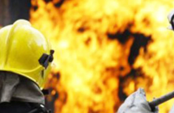 Qəbələdə ev yandı