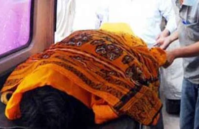 Azərbaycanda dəhşət: Ananı divanda,qızı həyətdə öldürdülər  (18+FOTOLAR)