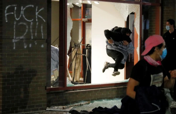 SON DƏQİQƏ: Tramp yeraltı sığınacağa qaçdı - Ölü və yaralılar var 