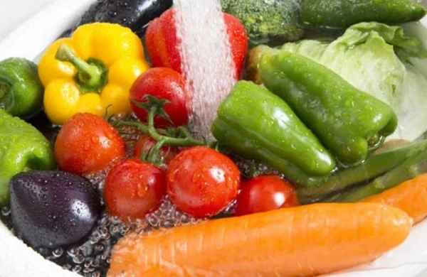 Meyvə-tərəvəzlər 20 dəqiqə suyun içində saxlayın, əti bişirməzdən əvvəl yumayın... - Mütəxəssisin tövsiyələri