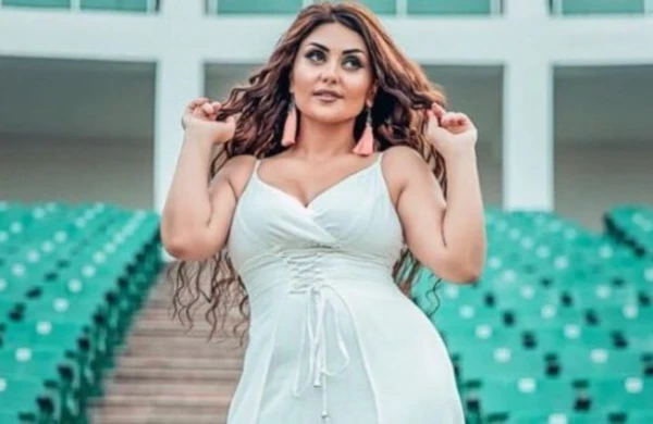 Şəbnəm Tovuzlu karantində hamilə qaldı