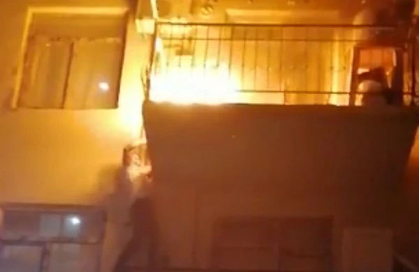 Eyvanda kabab bişirmək istəyi yanğınla nəticələndi +VİDEO