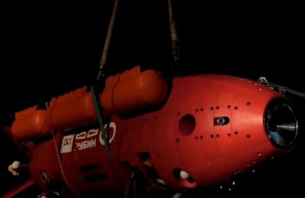 Yerin ən dərin nöqtəsində çəkiliş etdilər - MARAQLI GÖRÜNTÜLƏR