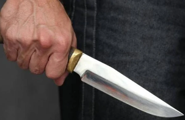 Bakının mərkəzində DƏHŞƏT - Özünü bıçaqlayaraq öldürdü