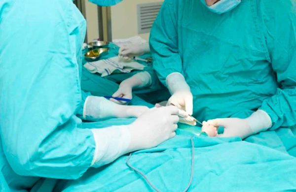 Kişini belə qadın etdilər  — Həkim əməliyyatın canlı videosun paylaşdı (18+)