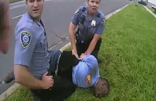 Daha bir qaradərili polis tərəfindən öldürüldü – Tükürpərdən video