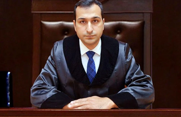 34 yaşlı hakim koronavirusa yoluxdu
