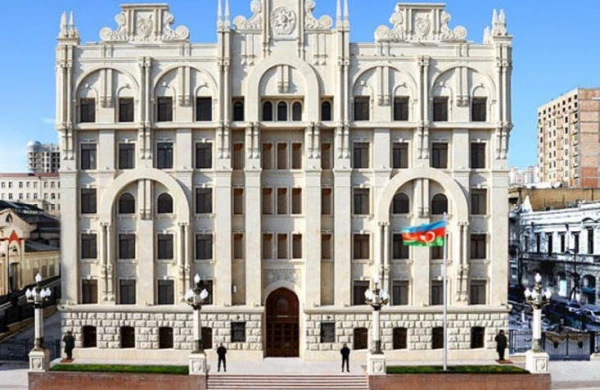 Polis postlarını dağıtdılar, tutulanda intihara cəhd etdilər — Azərbaycanda ŞOK OLAY