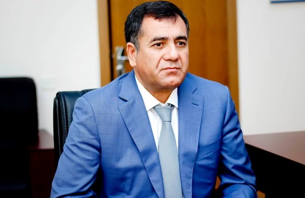 Deputatdan Milli Məclisdə şok açıqlama: "Nazir qardaşının vasitəsiə qotur danaları insanlara satır" +VİDEO