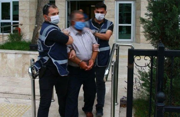 Azyaşlı oğlanları zorladı - Kafedə qorxunc cinayət