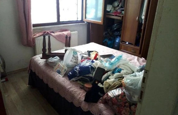 Cəsəd olduğu deyilən evdə polislər gördükləri mənzərədən dəhşətə gəldilər - FOTO+VİDEO