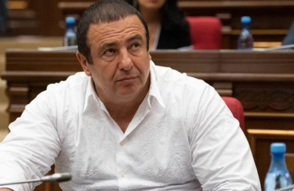 Ermənistanda milyonçu deputat koronavirusa yoluxdu