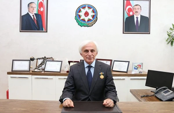 Daha bir məmur ailəsi ilə koronavirusa yoluxdu