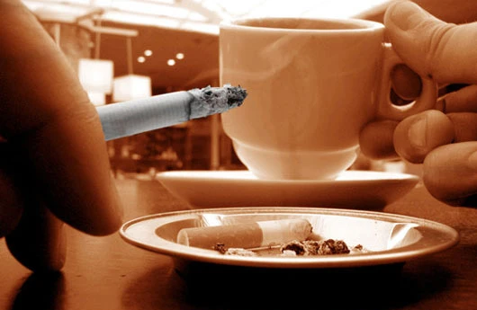 Çay içə-içə siqaret çəkən kişilərə CİDDİ XƏBƏRDARLIQ