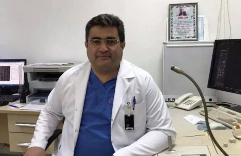 Koronavirus xəstələrini müalicə edən həkimdən sensasion açıqlama: "İnsanları zorla..." - VİDEO